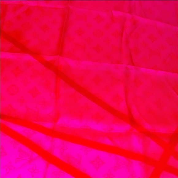 Authentic Louis Vuitton 2002 LE Robert Wilson Fluo Monogram Fuchsia Silk Scarf - Picture 3 of 9